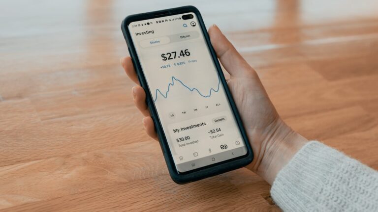 Ahorro automatizado en fintech: comparativa práctica 2026