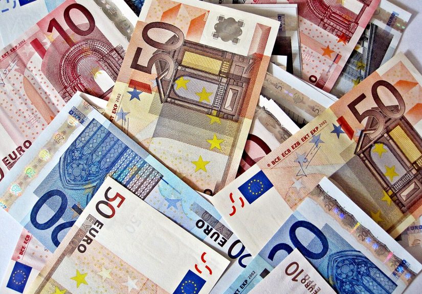 euro banknotes (foto: Images Money / CC BY 2.0, Wikimedia Commons)